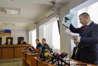 Адвокат Януковича сорвал судебные прения, покинув зал суда