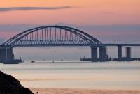 Плавкран повредил Керченский мост к оккупированному Крыму