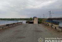 В Днепропетровской области из-за обвала части автомобильного моста открыто три производства
