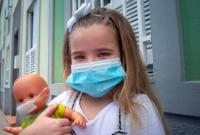 В Украине на COVID-19 заболело уже 4069 медиков и 1530 детей
