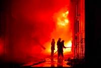 В Харькове горит торгцентр "Барабашово" - задействовано около 100 пожарных