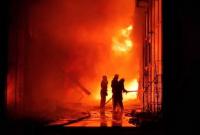 Крупный пожар уничтожил часть харьковского рынка "Барбашово"