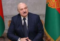 Лукашенко заявил, что не собирается отдавать власть