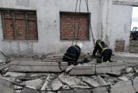 Разбирали старое здание: в Николаевской области бетонная плита "убила" 19-летнего парня