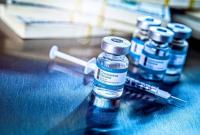 Список профессий с обязательным прививкам от COVID-19 обещают на следующей неделе