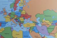 Немецкое издательство выпустило учебник для мигрантов, где на карте Крым - "российский" (фото)