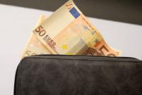 Чаще всего подделывают банкноты номиналом 50 и 20 евро