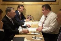 Волкер и Линкявичюс обсудили введение миротворцев ООН на Донбасс