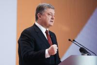 Пропаганда РФ "надела" вышиванку: в Давосе Порошенко провоцировали "законом о войне"