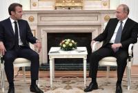 Кремль подтвердил обсуждение обмена пленными на встрече Путина и Макрона