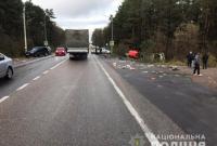 Грузовик и автопоезд столкнулись во Львовской области: есть раненые