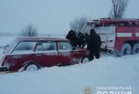 На Запорожье во время непогоды в снегу застряли более 120 автомобилей