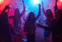 Правительство поддержало запрет работы ночных клубов и дискотек