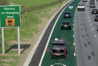 В Британии построят дорогу, которая сможет заряжать электромобили на ходу